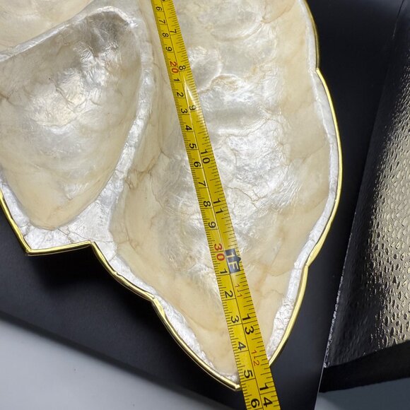 Gold-Trimmed Capiz Leaf Shaped Divided Serving Dish 30x20x4cm - Picture 4 of 5